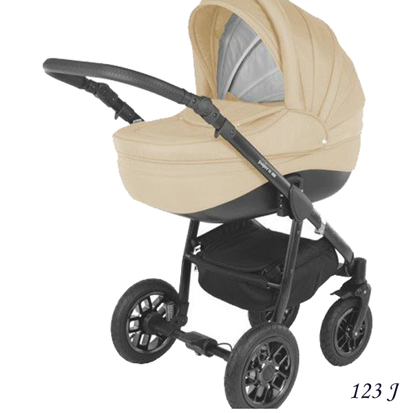 Выбираю между двумя колясками, подскажите