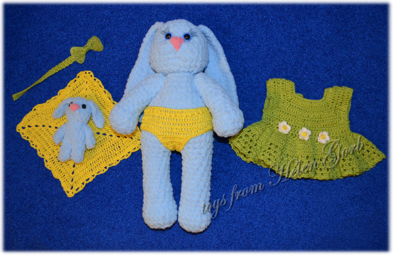 Мама зайка с малышом