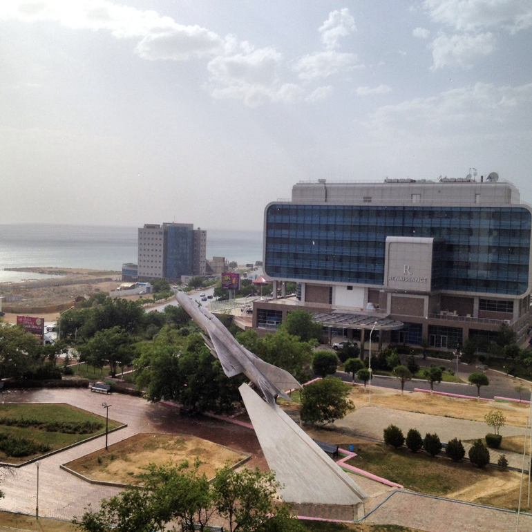 Вчера весь день было за 40....