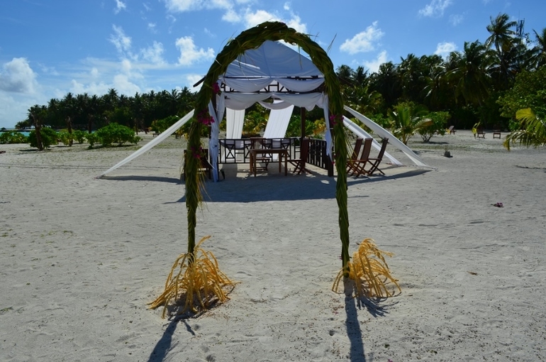 Хороший отель, очаровательное море и скучное питание!