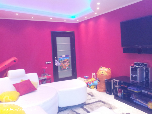 Думала-думала и решила обновить стены...