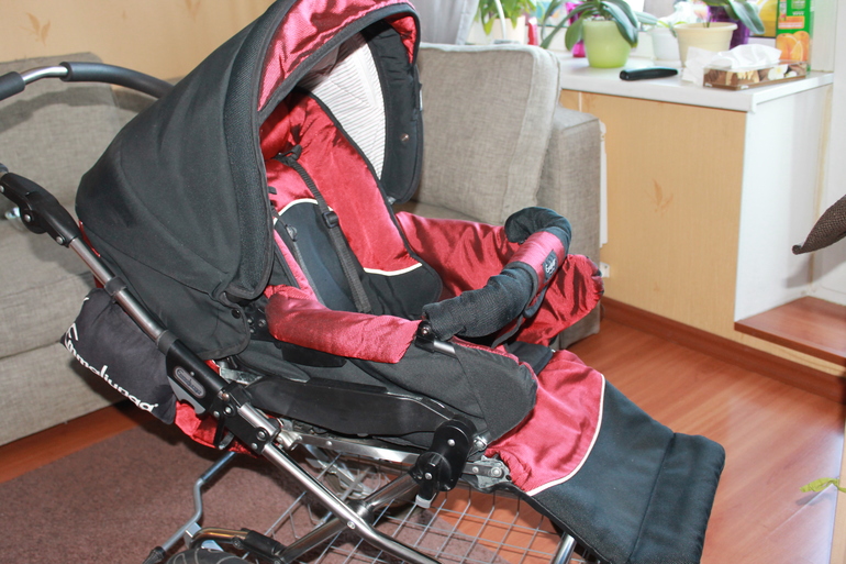 Продам Emmaljunga Edge Duo Combi 13000р.