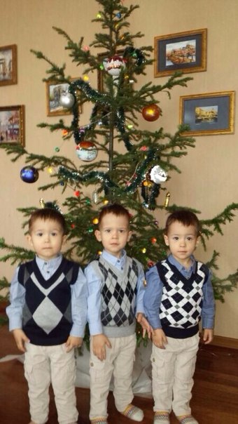 Продам ветровки и штанишки.