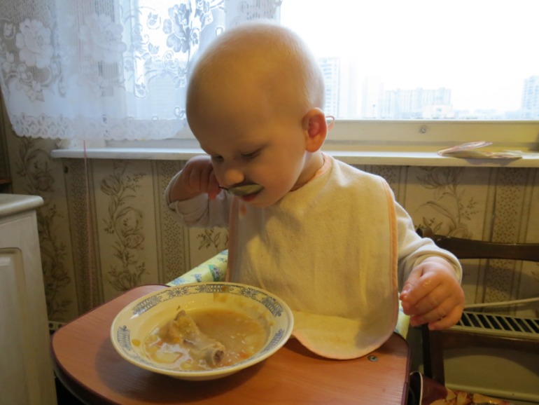 Я сам... кушаю! 1 год 4 мес.