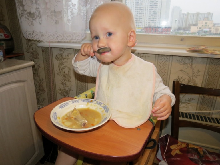 Я сам... кушаю! 1 год 4 мес.