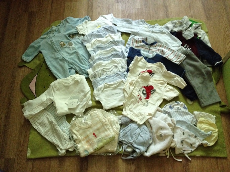 Пакет одежды для мальчиков близнецов от 0 до 3 мес.