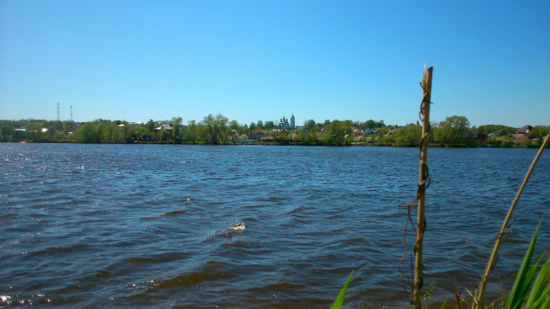Вдоль Москва реки.