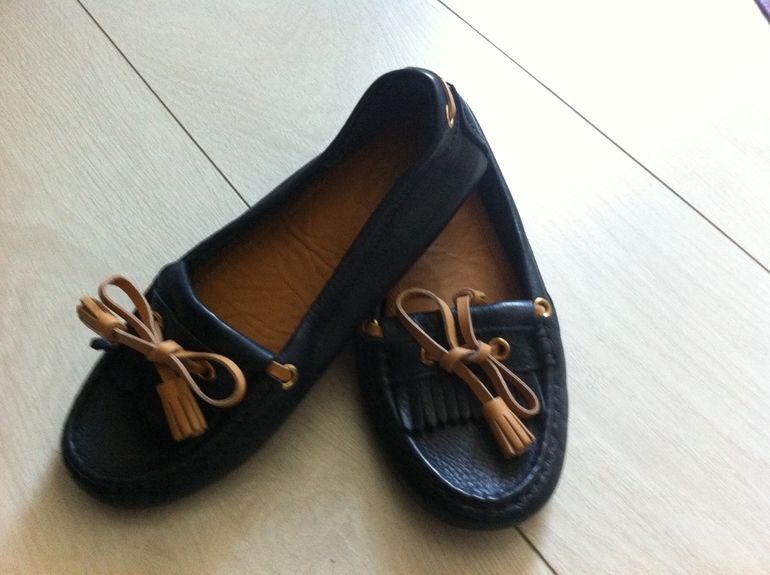 Продам новые мокасины Massimo Dutti 33 размер. 2000 рублей