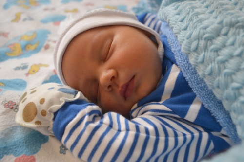 Нам 1 мес.!!!!