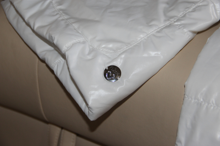 куртки для мамы и дочи 2 г и 16 лет( 44-46)-3000 р- Мск