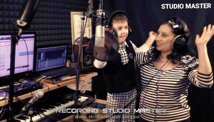 Студия звукозаписи - STUDIO MASTER - www.studiomaster.kiev.ua Запись вокала, запись голоса, обработка вокала, аранжировка, сведение,мастеринг, песня в подарок, подарочный сертификат на запись песни в студии, видео продакшн.