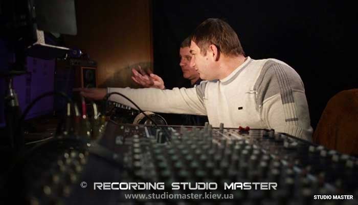 Студия звукозаписи - STUDIO MASTER - www.studiomaster.kiev.ua Запись вокала, запись голоса, обработка вокала, аранжировка, сведение,мастеринг, песня в подарок, подарочный сертификат на запись песни в студии, видео продакшн.