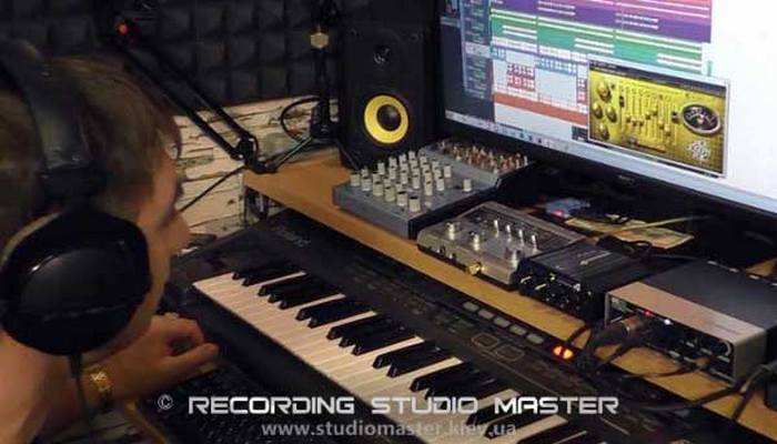 Студия звукозаписи - STUDIO MASTER - www.studiomaster.kiev.ua Запись вокала, запись голоса, обработка вокала, аранжировка, сведение,мастеринг, песня в подарок, подарочный сертификат на запись песни в студии, видео продакшн.