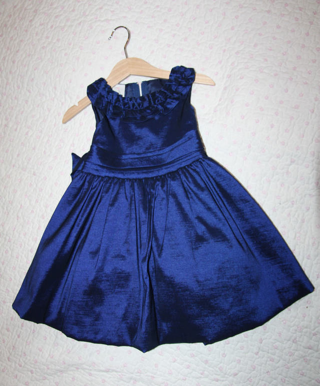 Красивое платье для праздника р.2 года