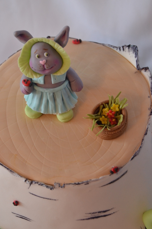 торт Зайка на пенёчке