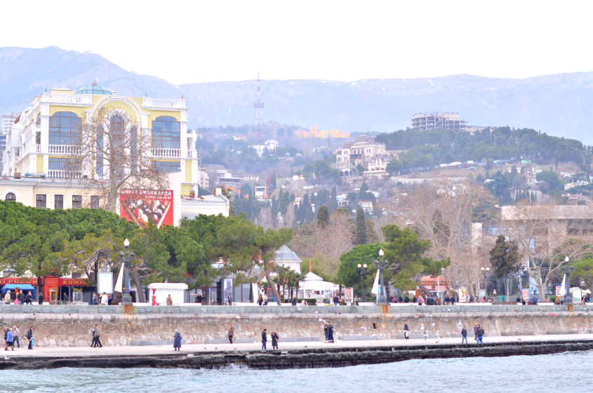 Ялта,набережная,февраль)
