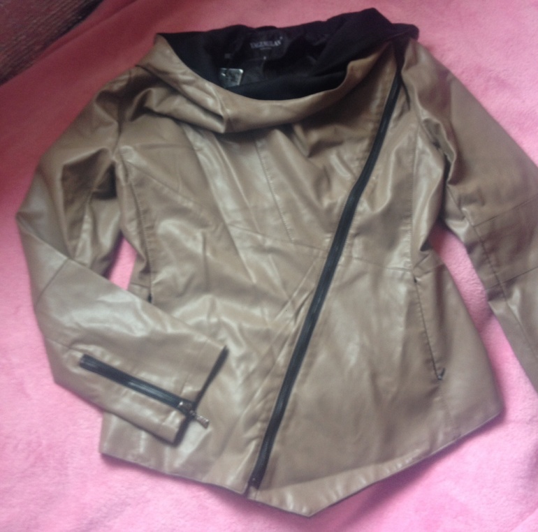Пристрою куртку из эко-кожи,цена 2950 р.Москва