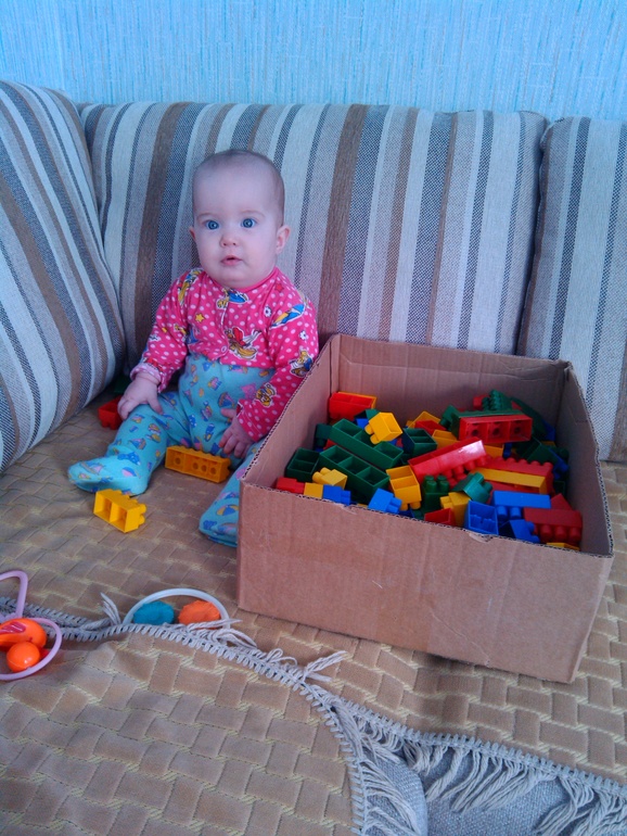 Вот и 8 месяцев нашей Бусинке!!!