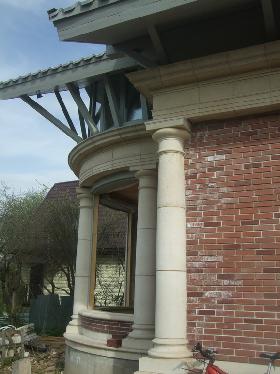 С мыслью об улучшении архитектуры подмосковных дач.