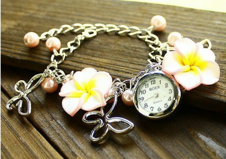 Кварцевые часы с красивыми цветами, цена 295 руб! Cразу на ваш адрес!