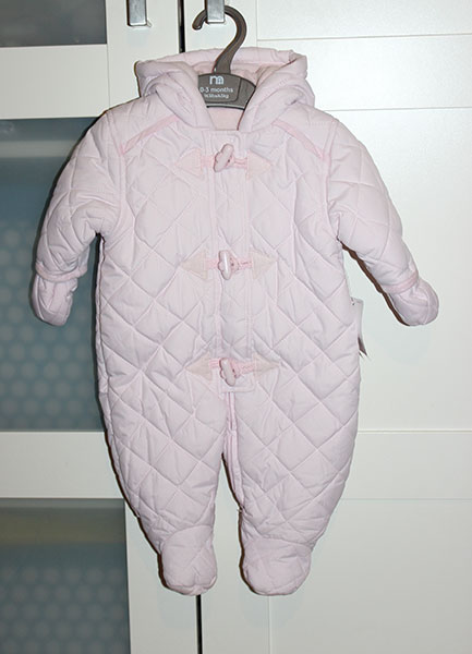 Mothercare одежда Новая разная,комбезы утепленные и слитники для малышей,шорты,рубашка,джинсы