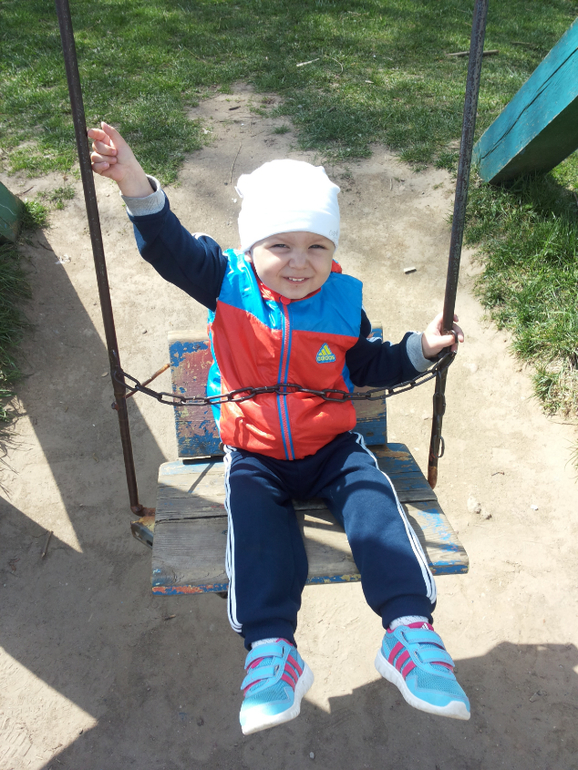 1,5 годика))