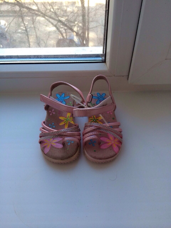 Обувь новая для девочки! Вся зима по 600 руб . Всю обувь смотрим под катом...