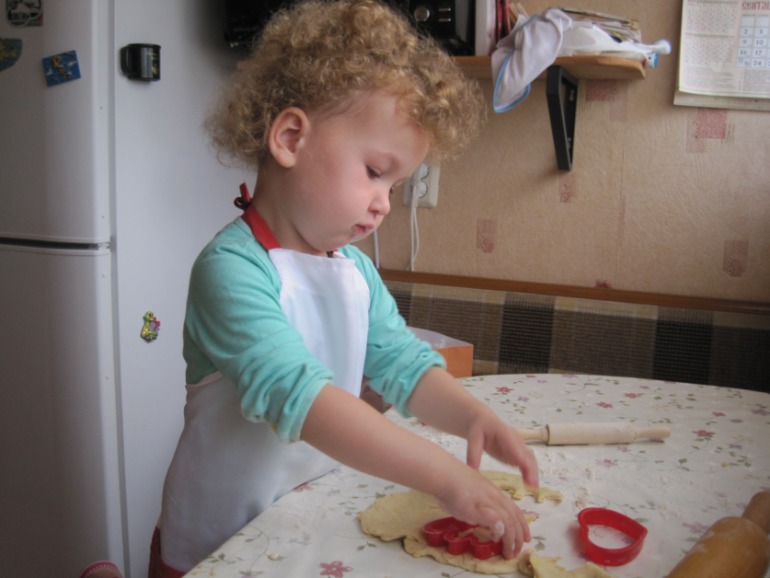 Мамина помощница.