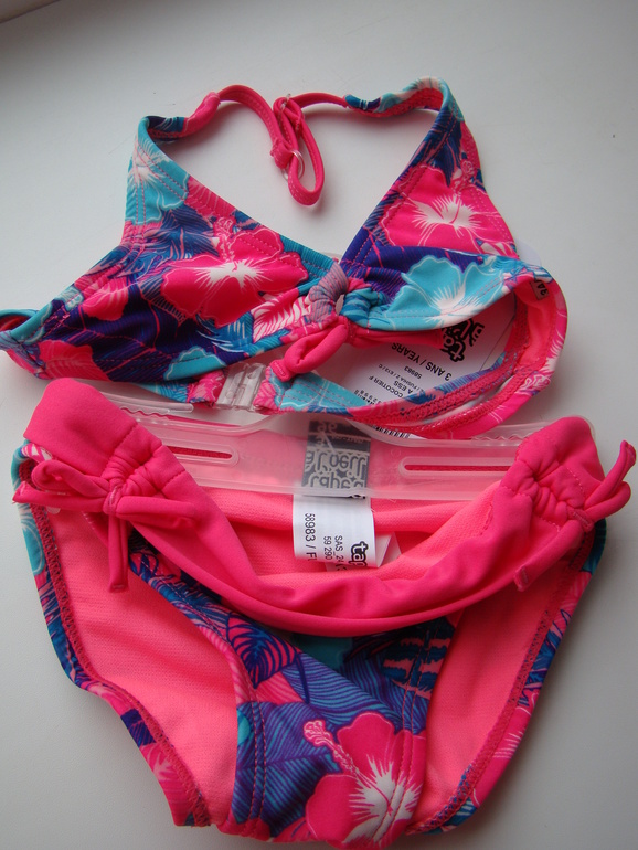 Новая одежда и аксессуары из США и Франции.