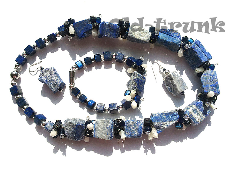 Джинсовый стиль и капли воды.