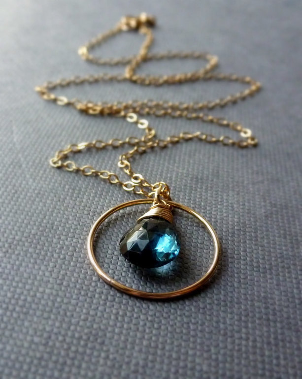 Ювелирная бижутерия.