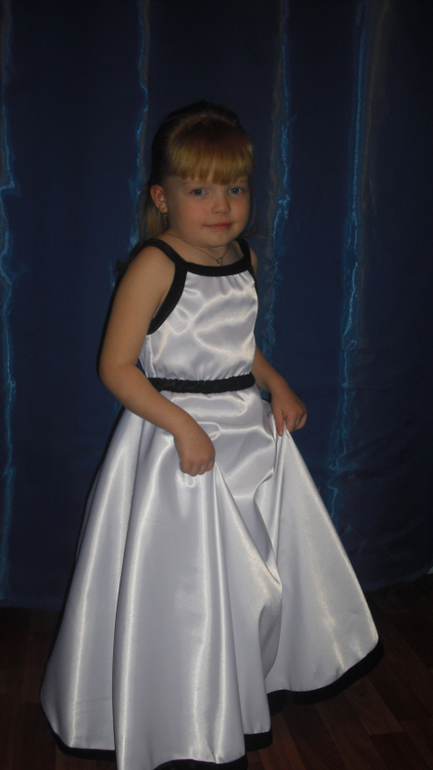 Платье для дочери.