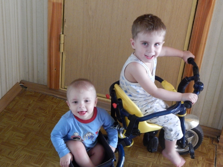 Надо покупать еще велосипед))