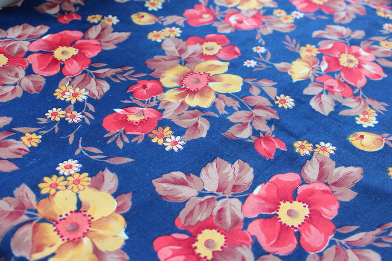 Помогите выбрать ткань для юбки!