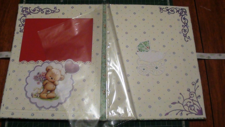 Папочка для первых документов малыша.