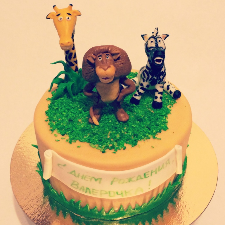 Два детский тортика Мадагаскар и маленькие пони