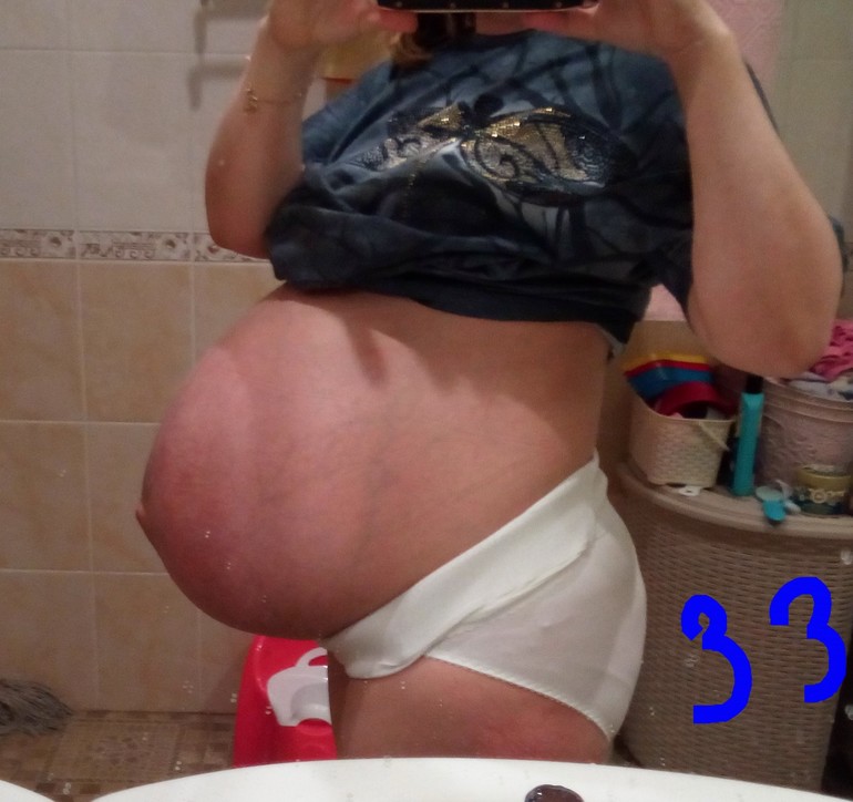 Фотосессия беременности с платьями и пеньюарами от фотографа