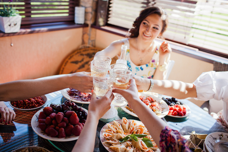 Девичник. полная серия)