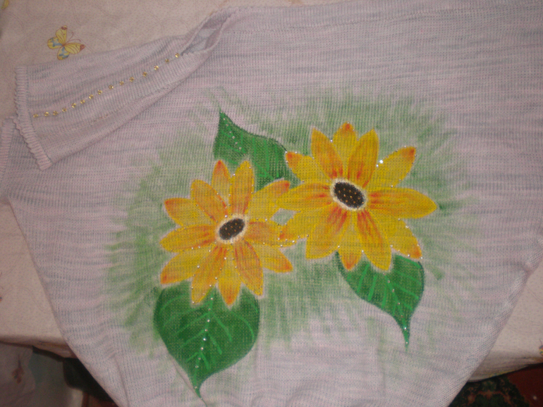 Кофта с подсолнухами.