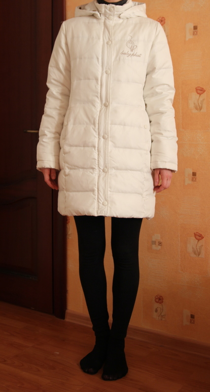 белый пуховик Baby Phat 3 тыс. руб.