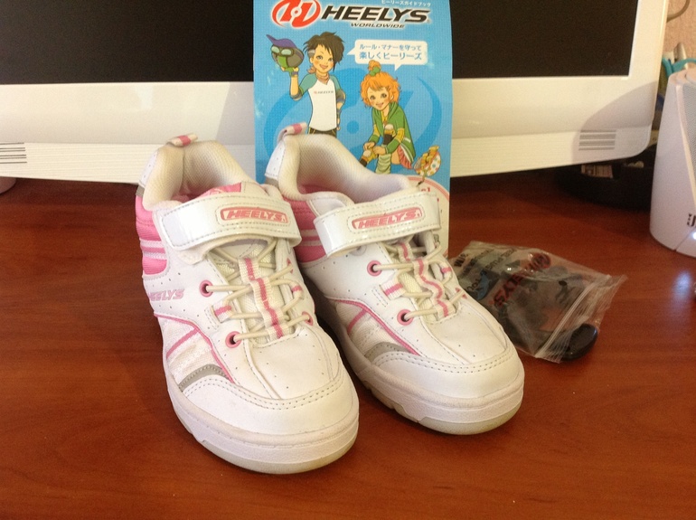 Кроссовки Heelys б/у 2 раза оригинал полный комплект 1300 руб