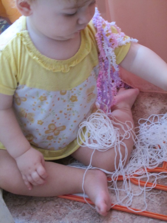 Решила моя красотуля-младший мне помочь!)))