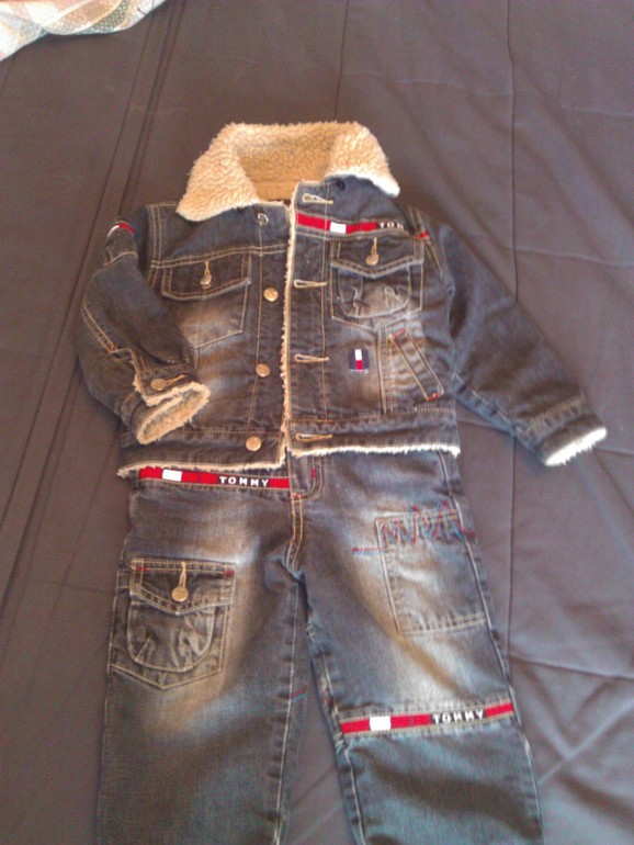 костюмчик TOMMY 86-92 р-р 1600руб. СПБ