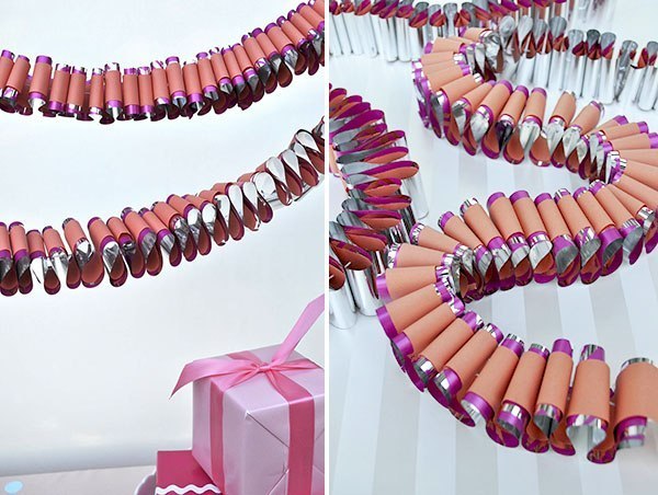 В подтверждение слов)