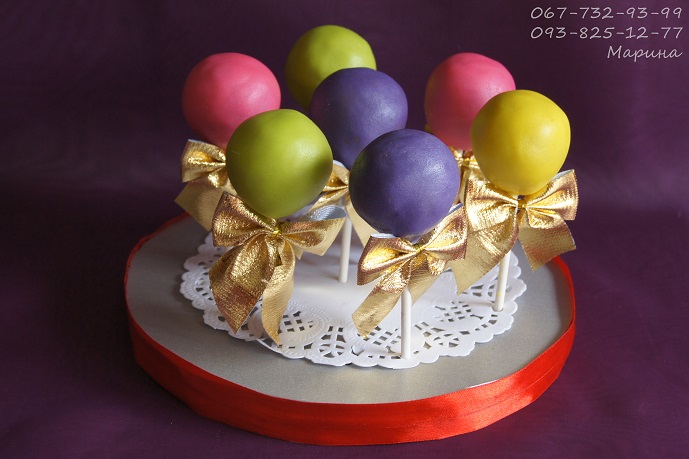 Тортик с ромашками.