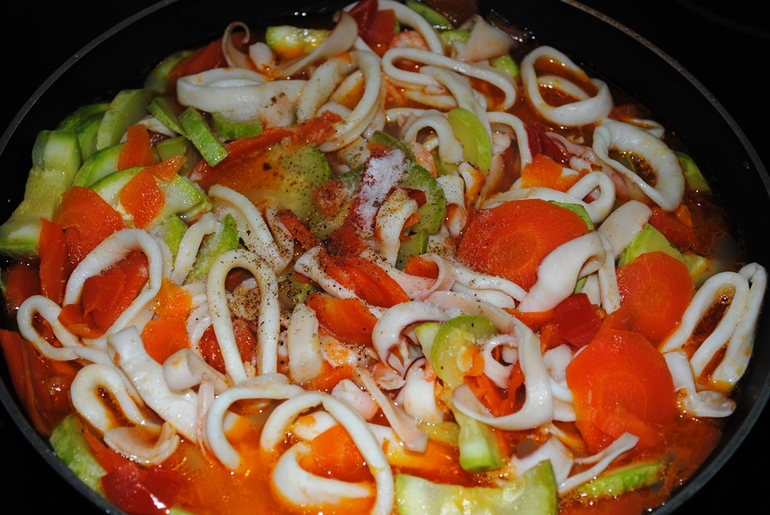 Морепродукты с овощами.....