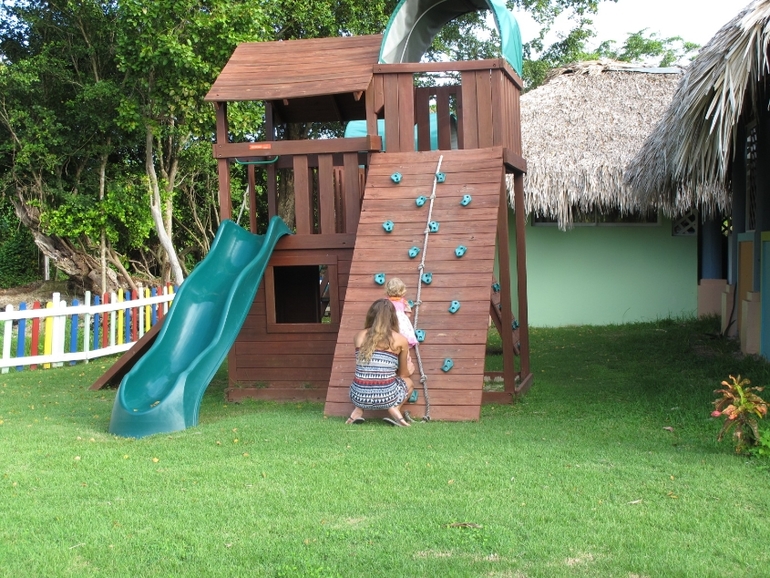 Пунта-Кана с дочкой в 1,4 года, декабрь.