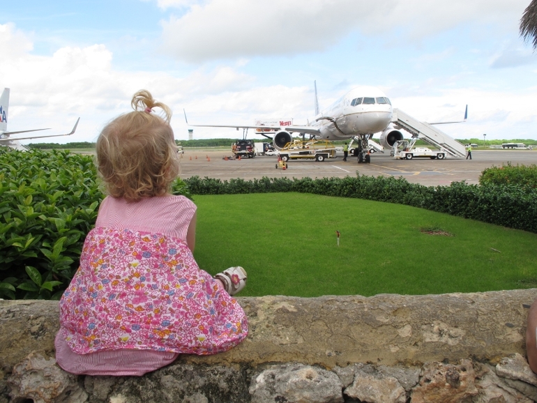 Пунта-Кана с дочкой в 1,4 года, декабрь.