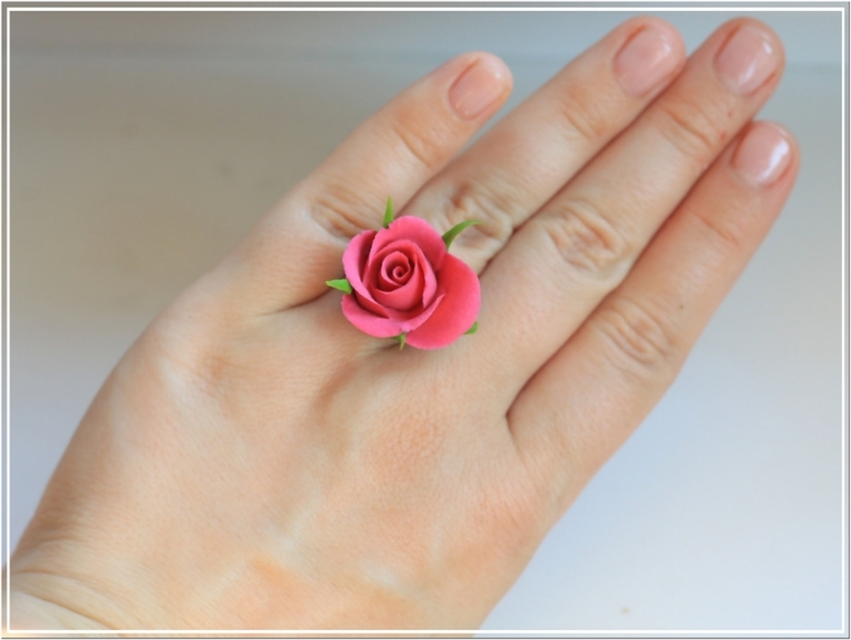 Яркие украшения и аксессуары на лето