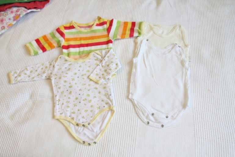 Одежда на мальчика и девочку, пакетами возраст 0-1,5 года